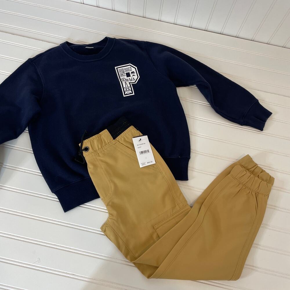 Uniqlo & Buffalo Boys Blue Crewneck Sweatshirt & Tan Pants Set Size 7